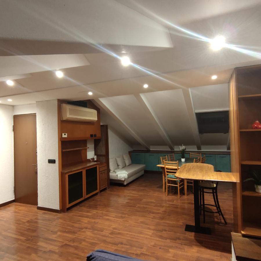 Loft Mansardato Monza Exterior foto